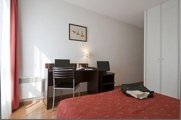 Aparthotel Adagio Access Paris - Porte De Versailles 3*