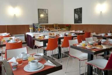 Adagio Access Paris - Porte De Versailles Aparthotel 3*